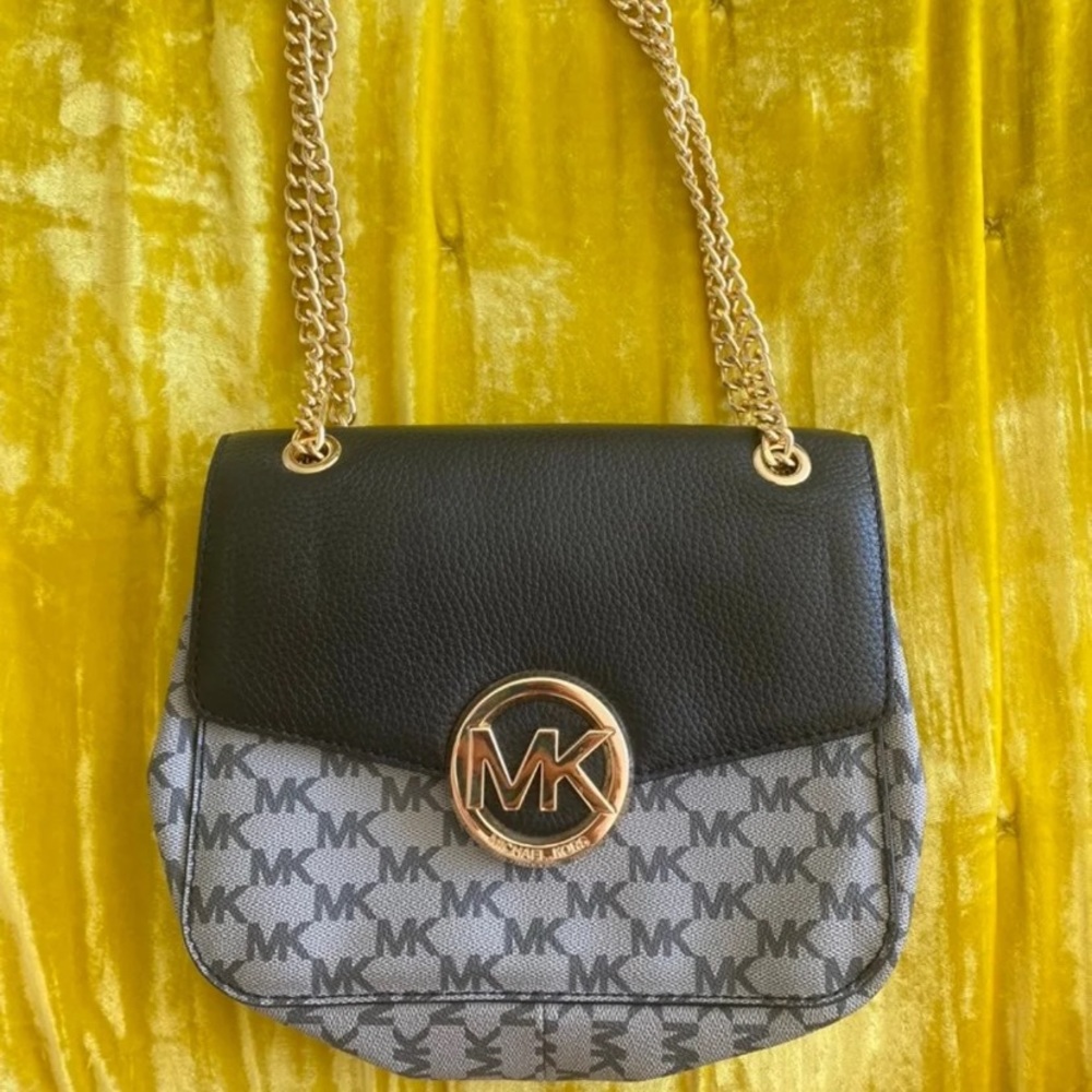 Michael Kors Logo Shoulder Bag